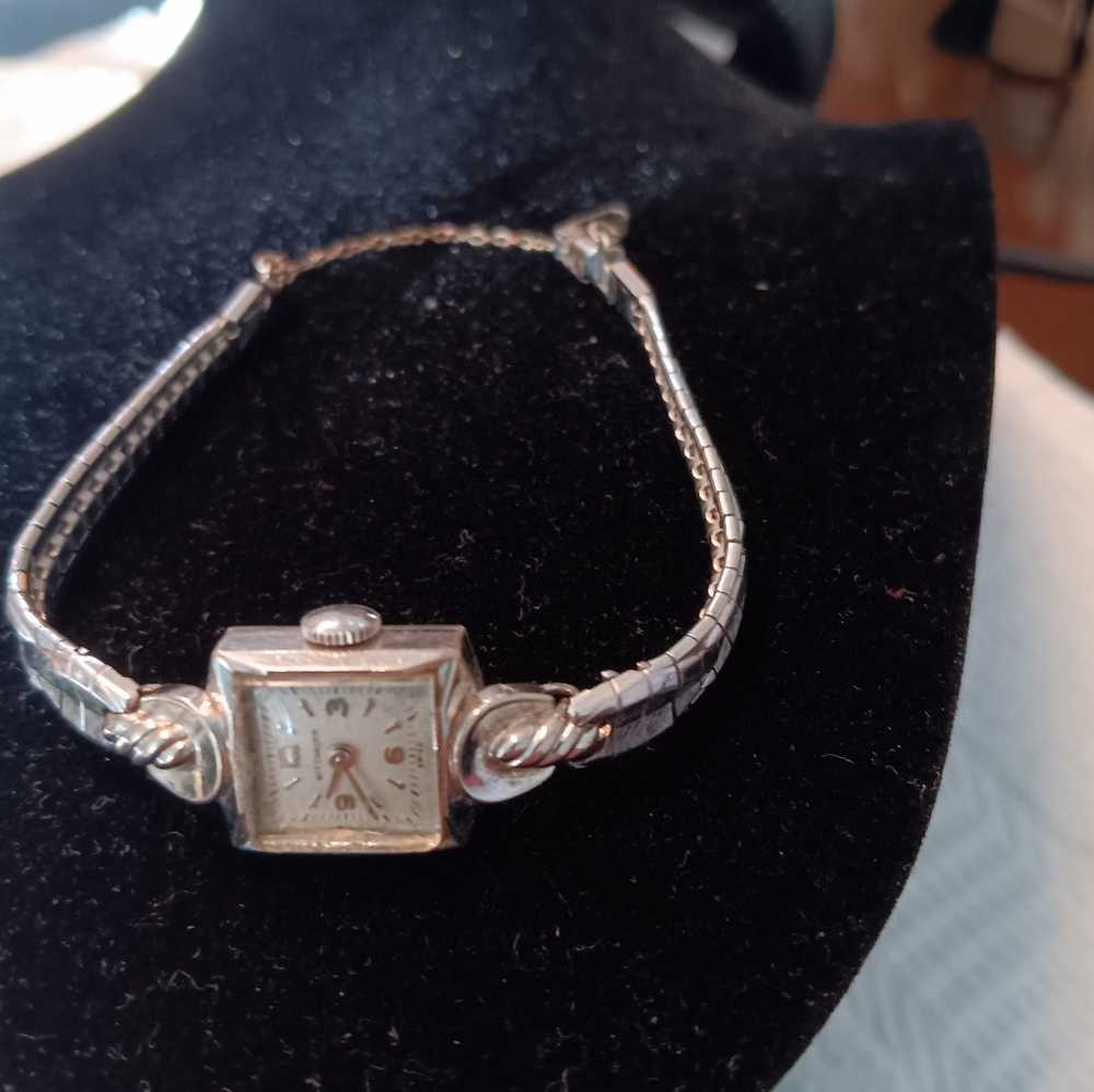 Vintage Wittnauer Swiss watch 10K GF Ladies